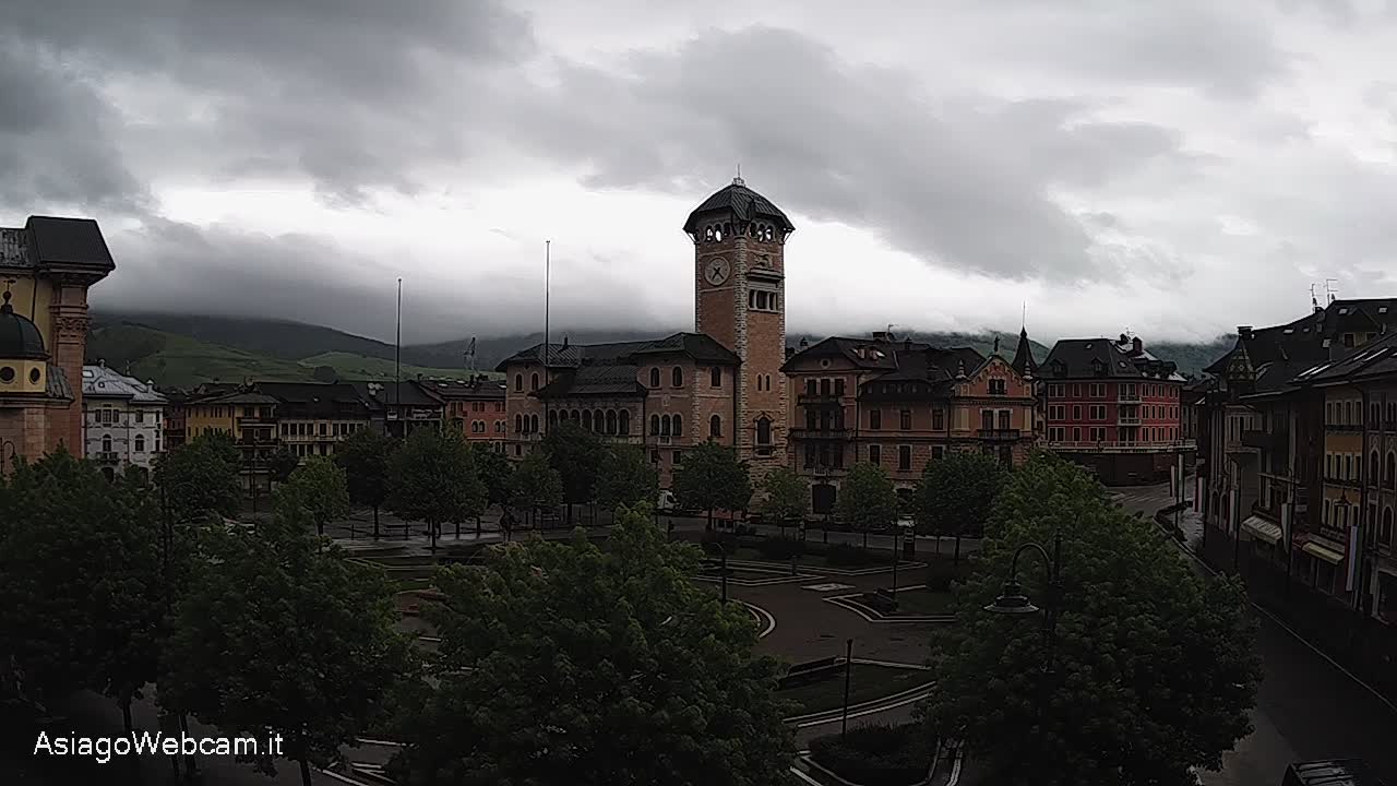 Webcam Live sul centro di Asiago, piazza Carli e fontana del Fauno