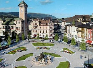 Webcam Asiago- Piazza - Live SetteComuniit- asiagowebcamit